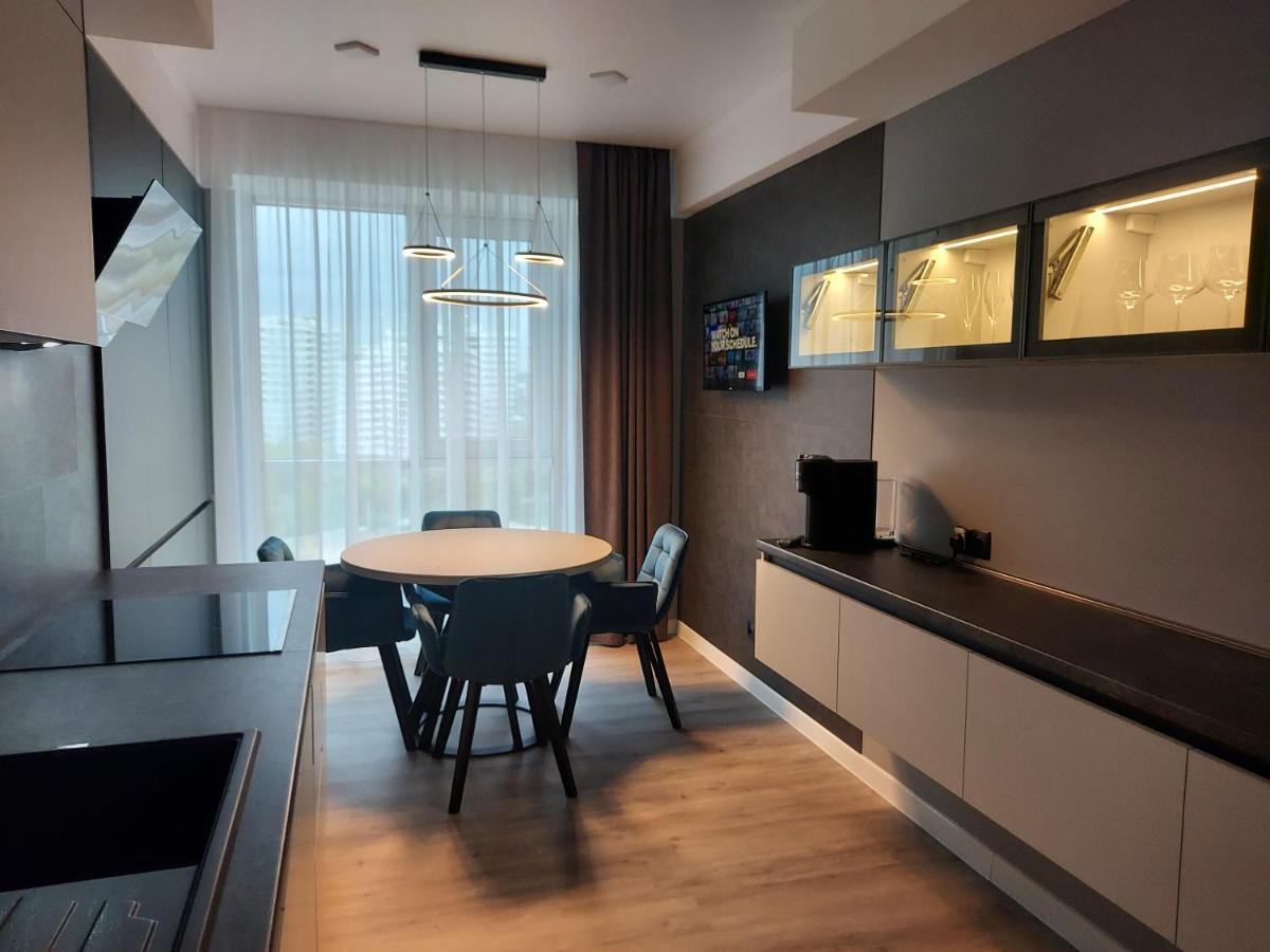 צ'יסינאו Hermes Avenue Apartments מראה חיצוני תמונה