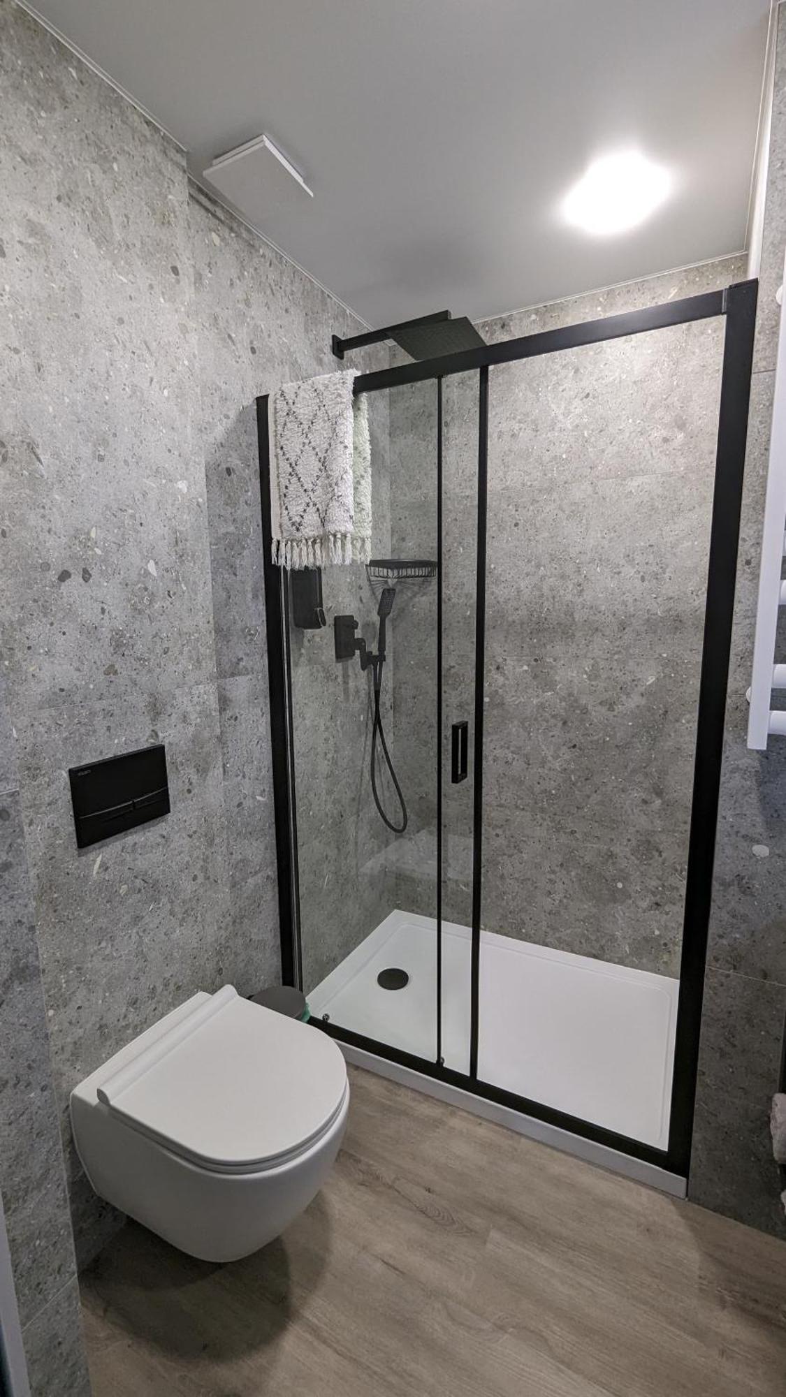 צ'יסינאו Hermes Avenue Apartments מראה חיצוני תמונה