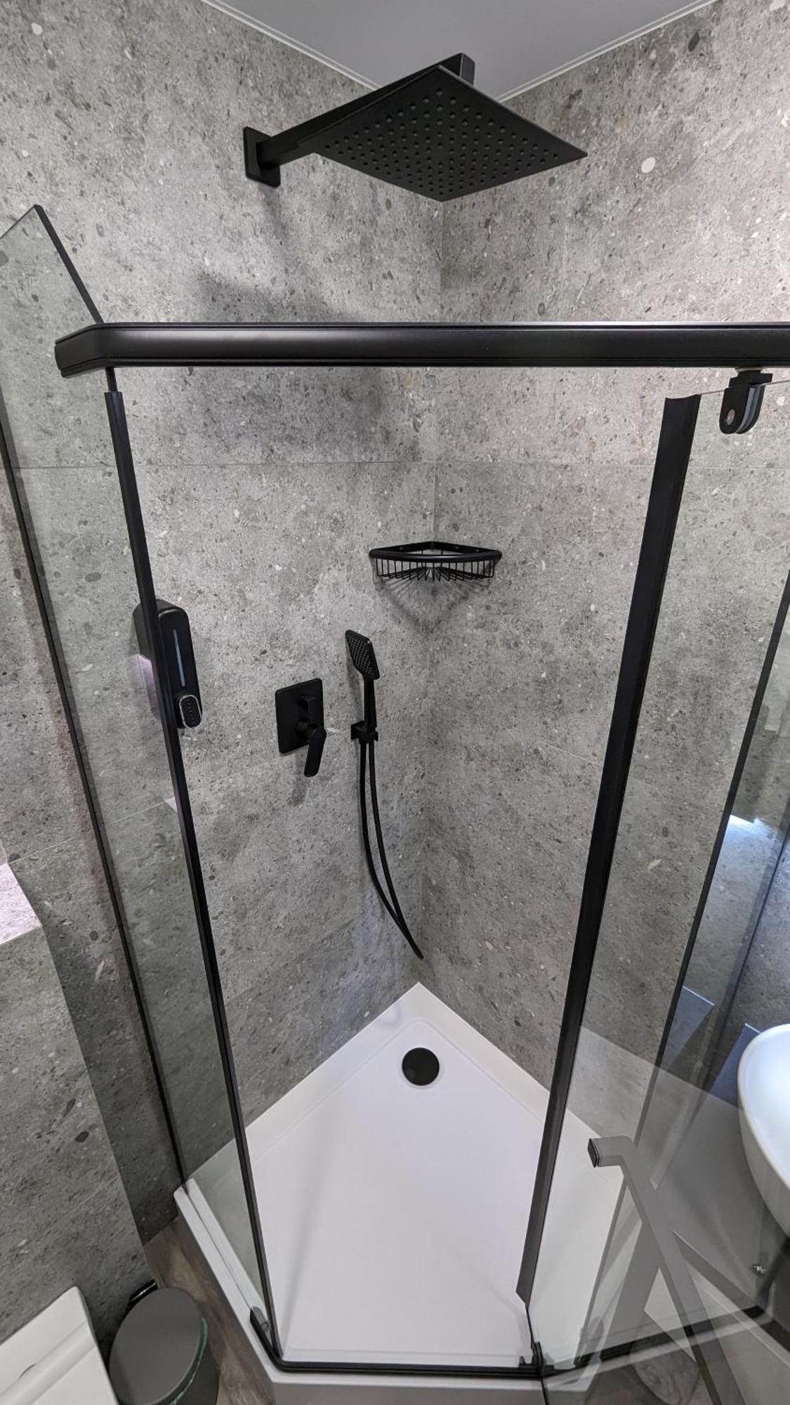 צ'יסינאו Hermes Avenue Apartments מראה חיצוני תמונה